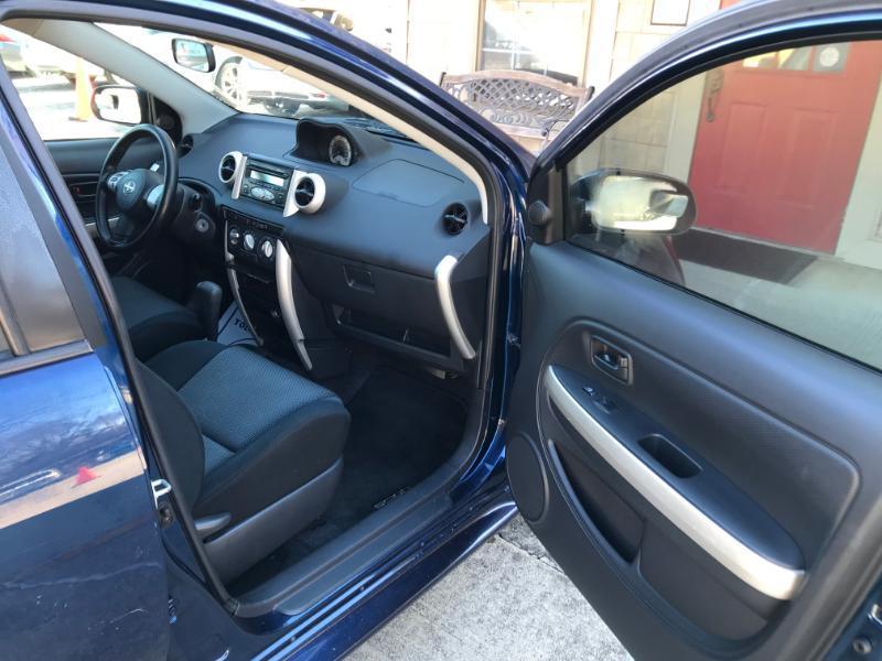 Scion xA Hatchback 2006