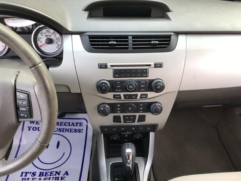 Ford Focus SES Sedan 2011