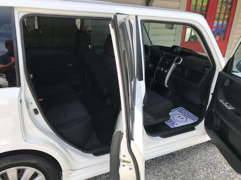 Scion xB Wagon 2005