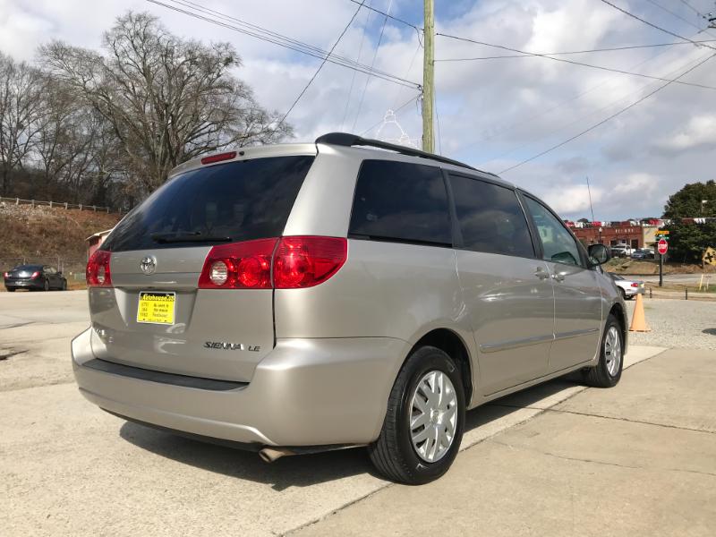Toyota Sienna LE 2006