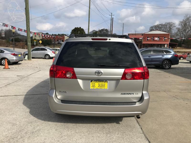 Toyota Sienna LE 2006