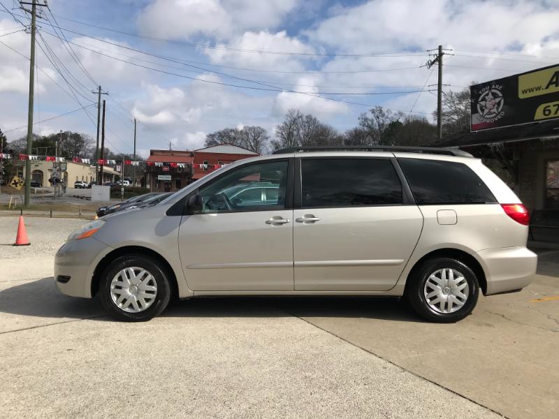 Toyota Sienna LE 2006