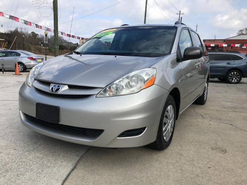 Toyota Sienna LE 2006
