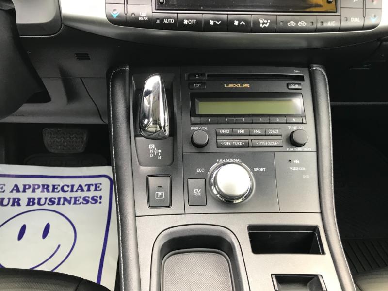 Lexus CT 200h Hybrid 4D Hatchback 2013