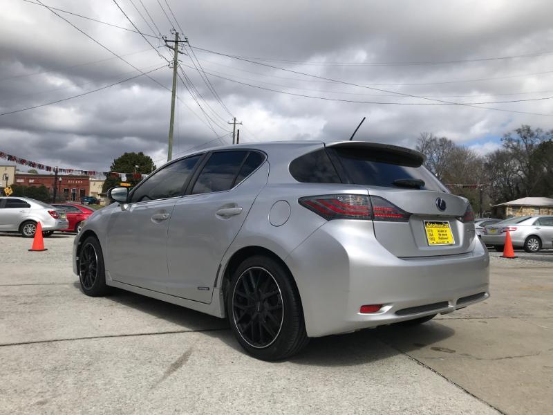 Lexus CT 200h Hybrid 2011