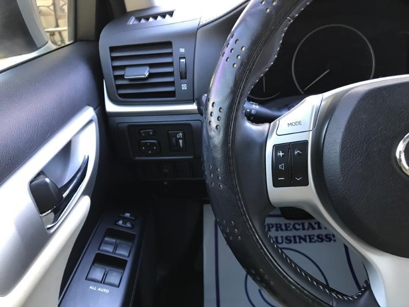 Lexus CT 200h Hybrid 2011