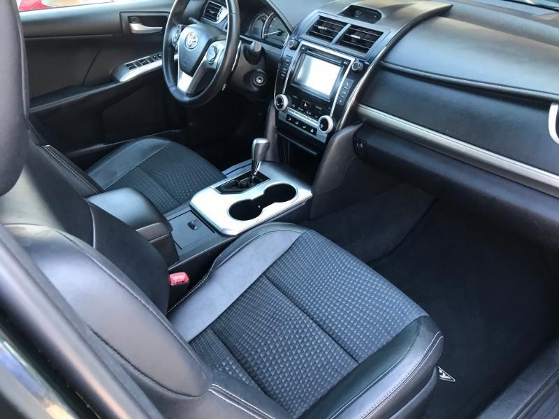 Toyota Camry SE 2012