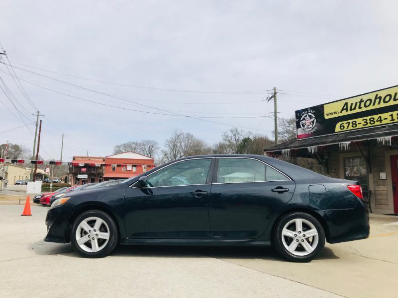 Toyota Camry SE 2012