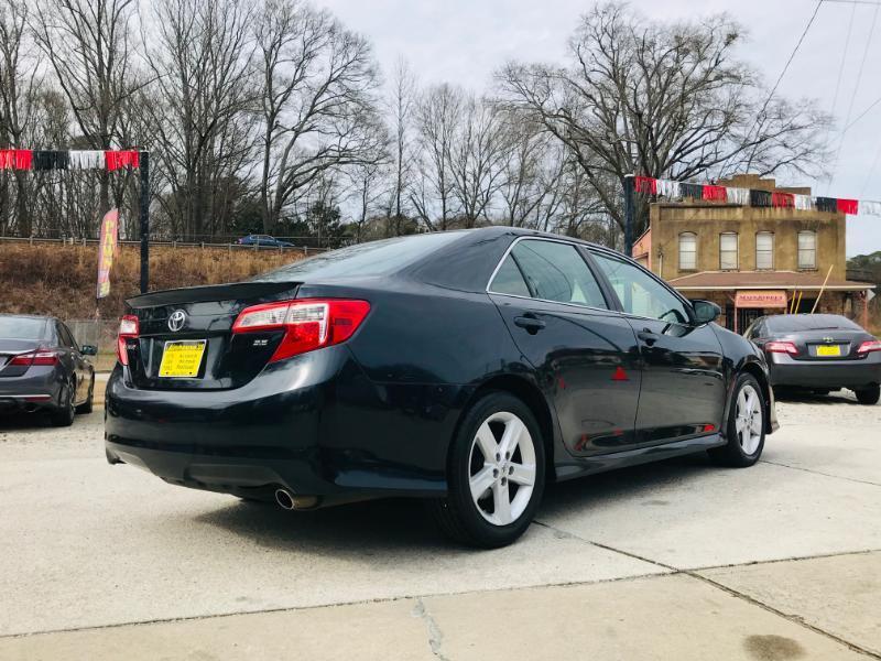 Toyota Camry SE 2012