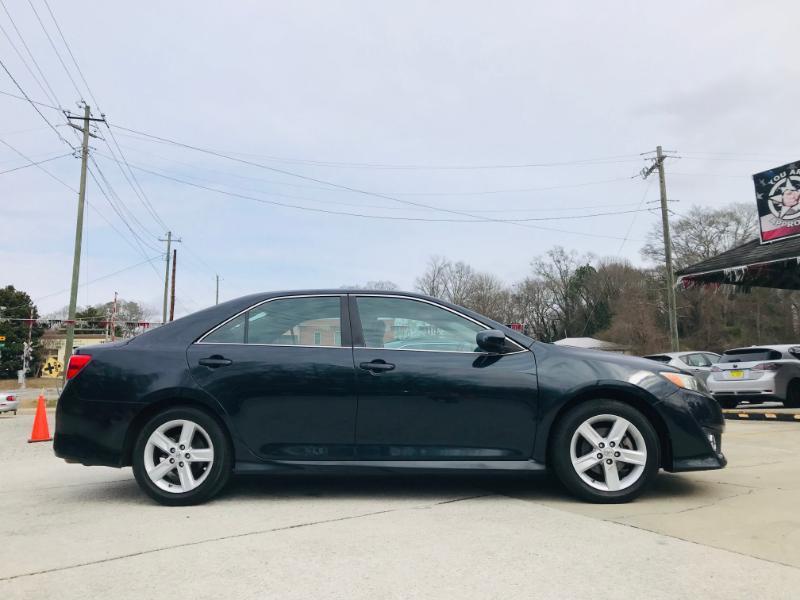 Toyota Camry SE 2012