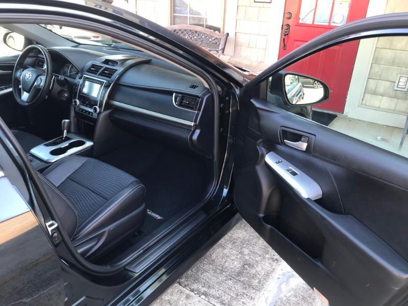 Toyota Camry SE 2012