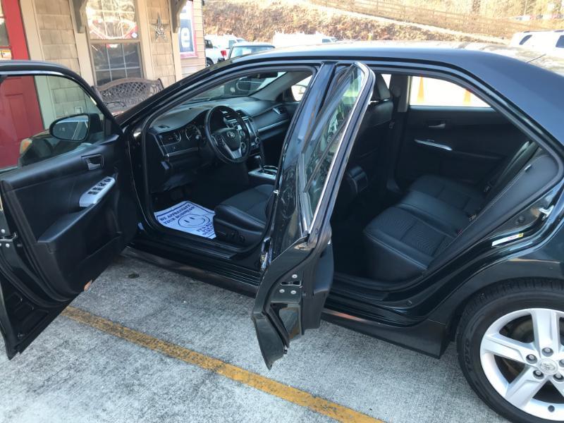 Toyota Camry SE 2012