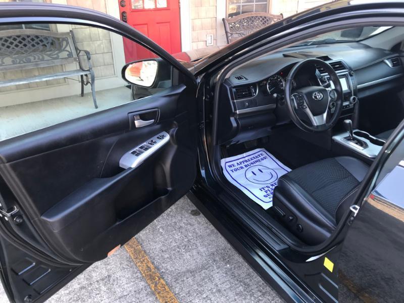 Toyota Camry SE 2012