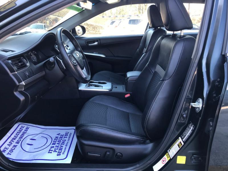 Toyota Camry SE 2012