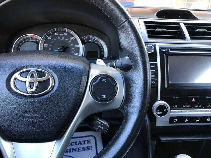 Toyota Camry SE 2012