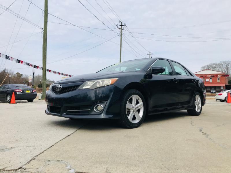 Toyota Camry SE 2012