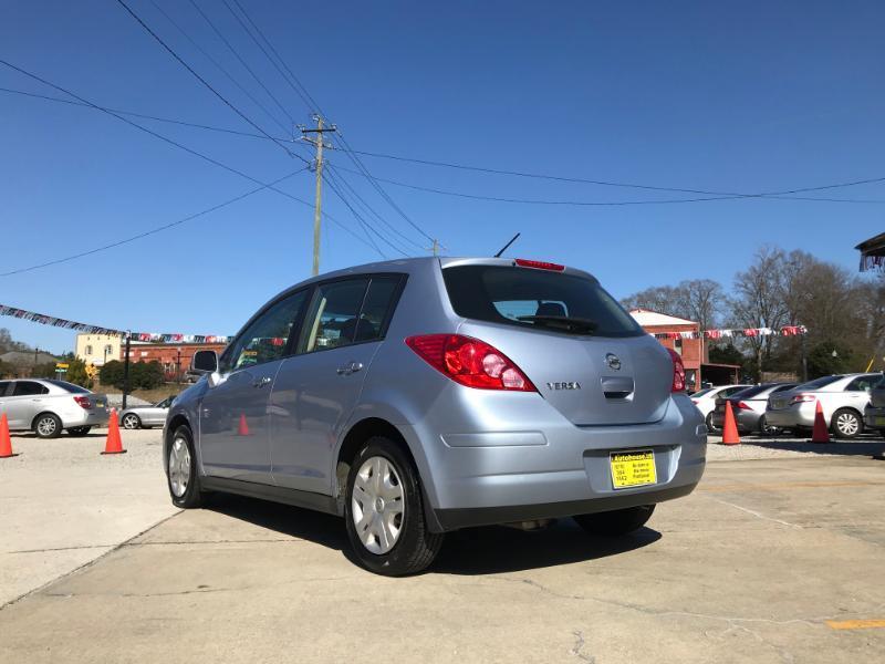 Nissan Versa S 4D Hatchback 2011