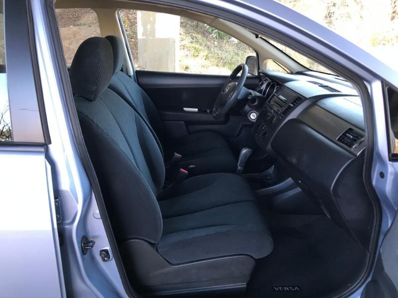 Nissan Versa S 4D Hatchback 2011