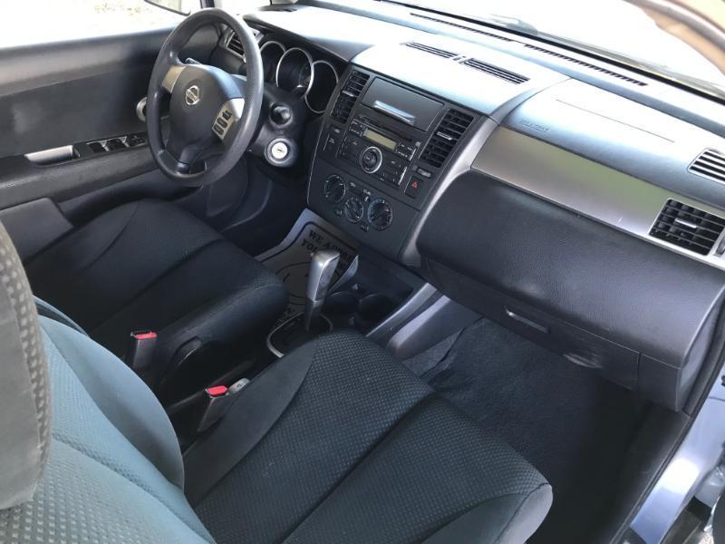 Nissan Versa S 4D Hatchback 2011