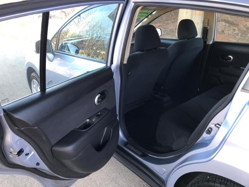 Nissan Versa S 4D Hatchback 2011