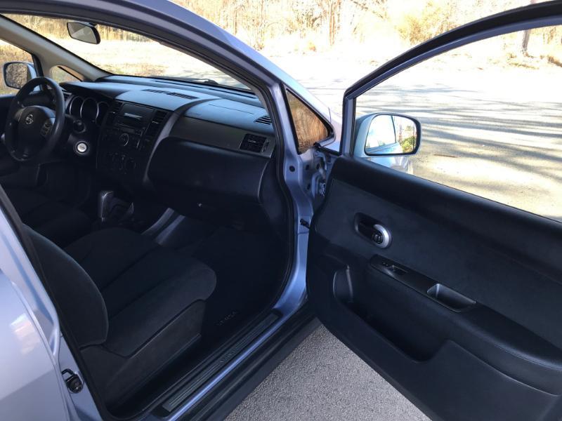 Nissan Versa S 4D Hatchback 2011