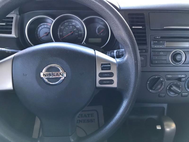 Nissan Versa S 4D Hatchback 2011