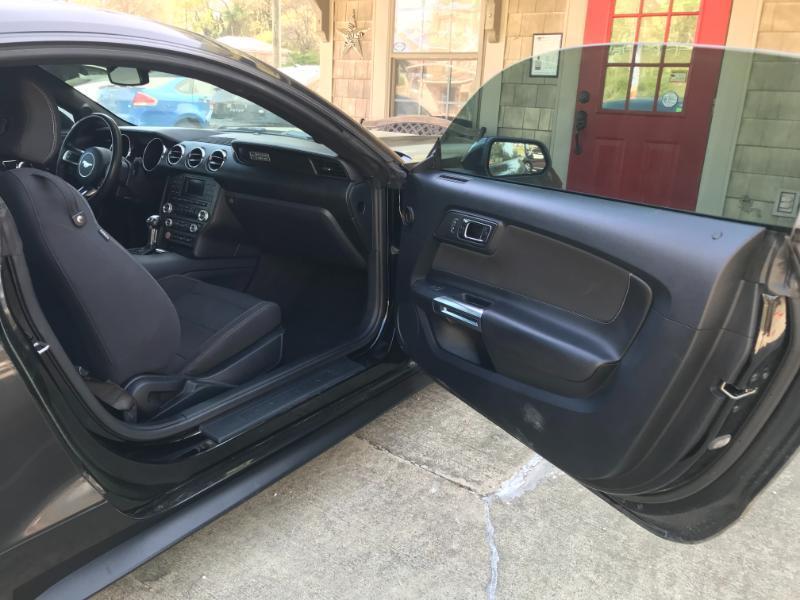 Ford Mustang V6 Coupe 2015