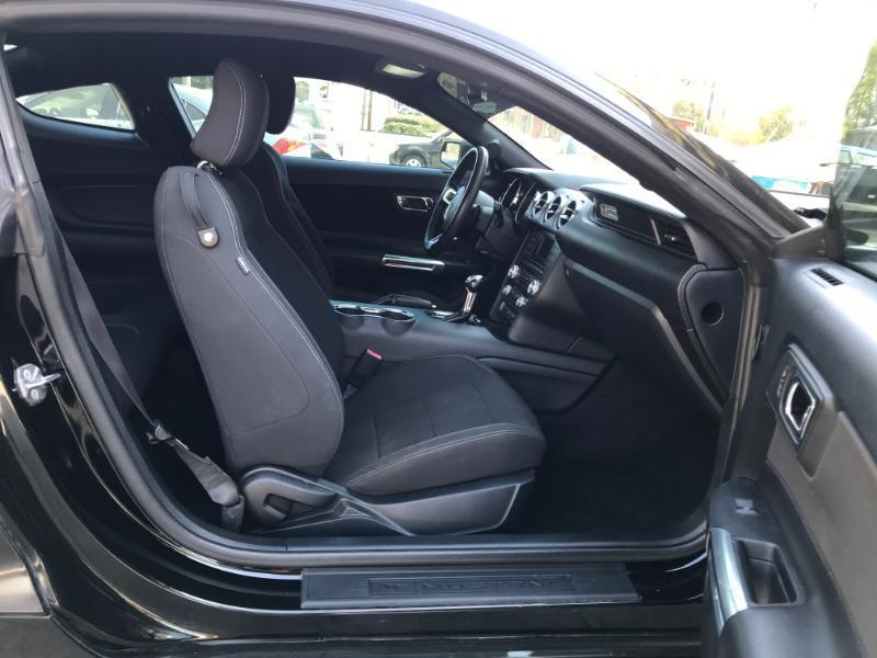 Ford Mustang V6 Coupe 2015