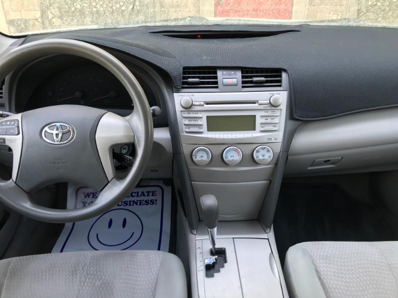 Toyota Camry LE 2011