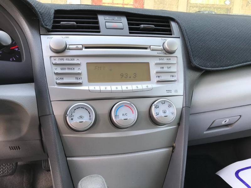 Toyota Camry LE 2011