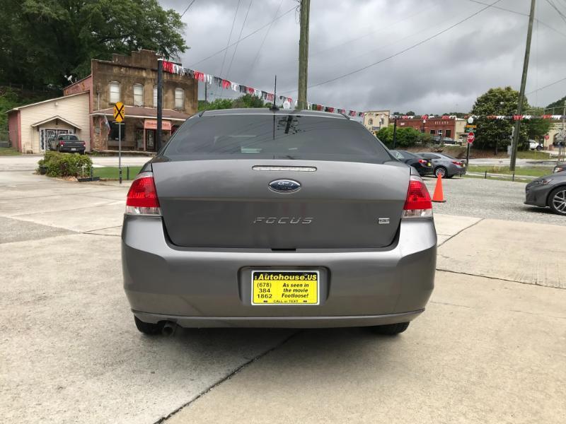 Ford Focus SE Sedan 2011