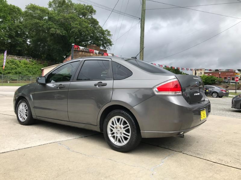 Ford Focus SE Sedan 2011