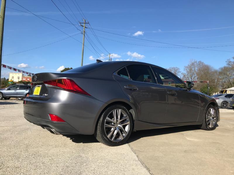 Lexus IS 300 RWD 2018