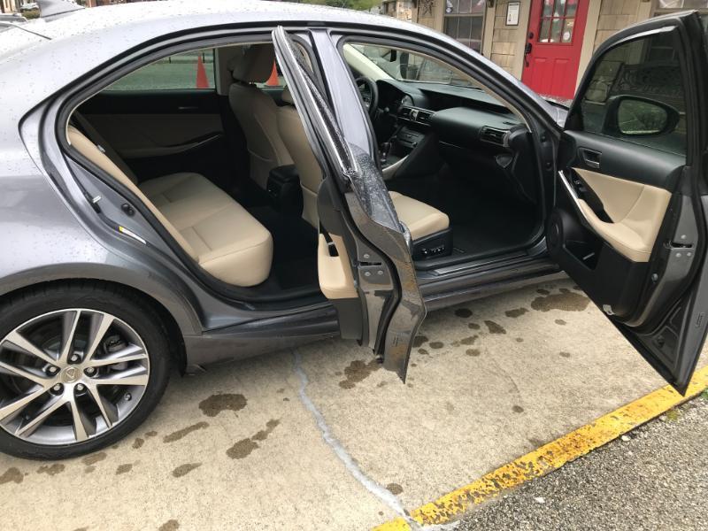 Lexus IS 300 RWD 2018