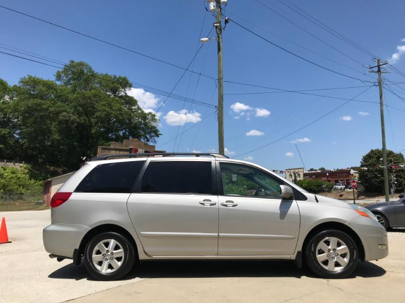 Toyota Sienna XLE 2009