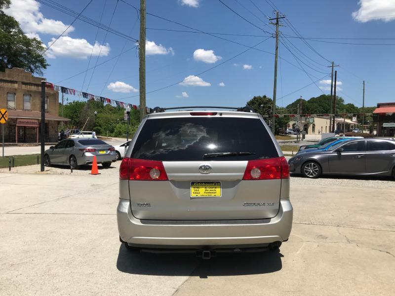 Toyota Sienna XLE 2009