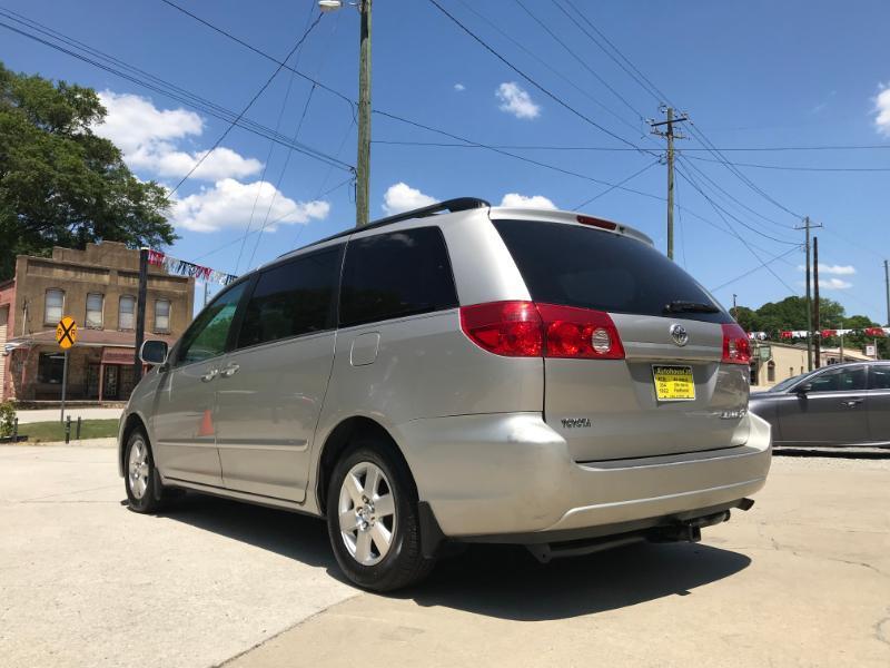 Toyota Sienna XLE 2009