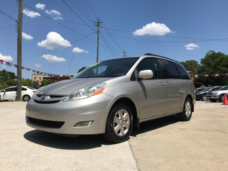 Toyota Sienna XLE 2009