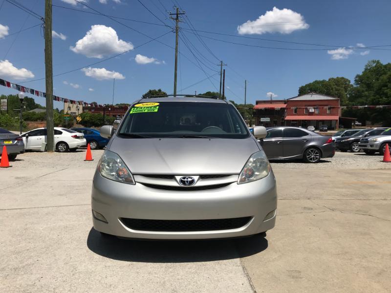 Toyota Sienna XLE 2009