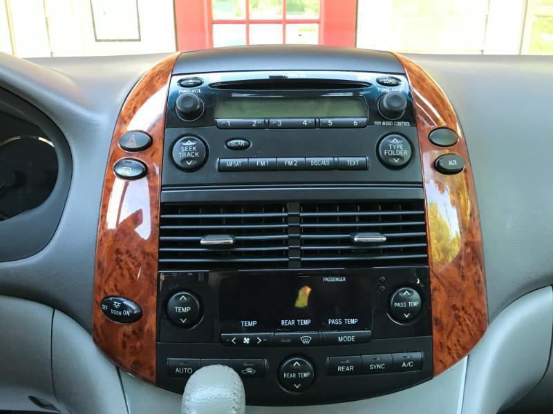 Toyota Sienna XLE 2009