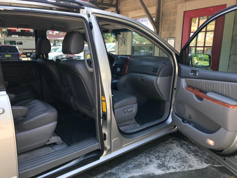 Toyota Sienna XLE 2009
