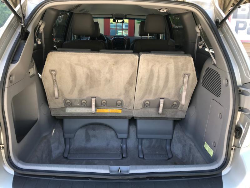 Toyota Sienna XLE 2009