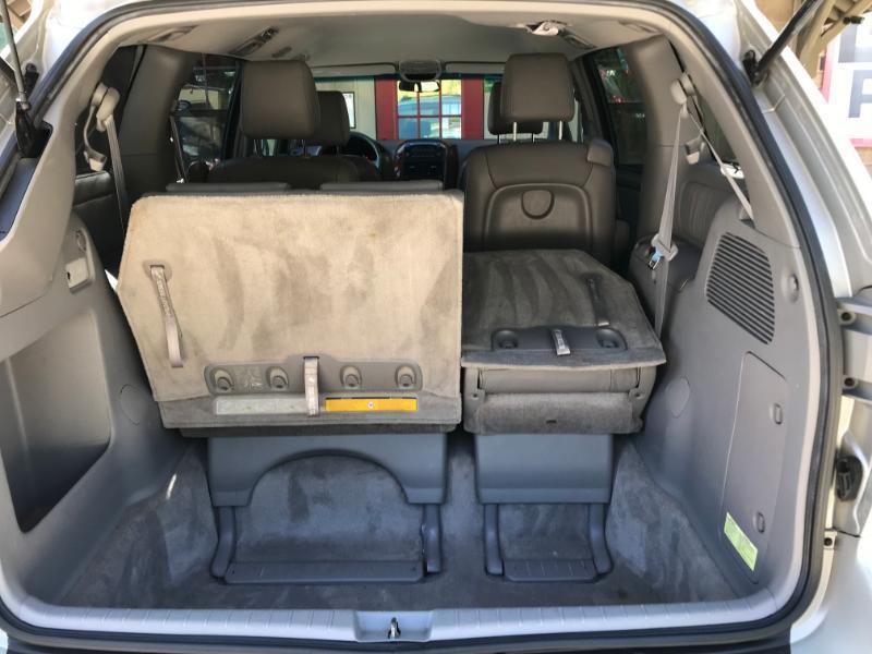 Toyota Sienna XLE 2009