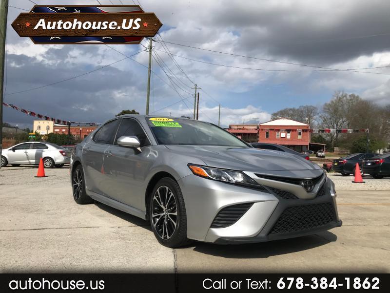 Toyota Camry SE 2019