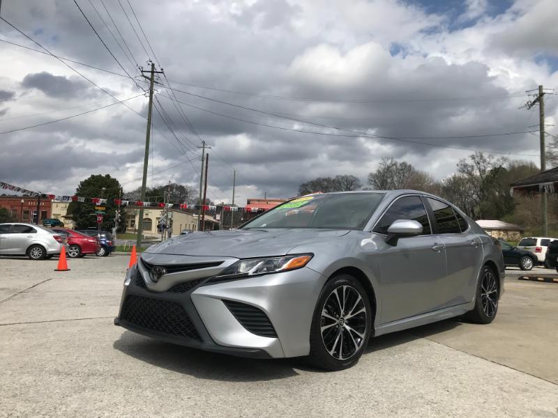 Toyota Camry SE 2019