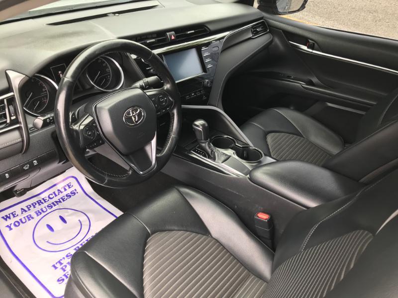 Toyota Camry SE 2019
