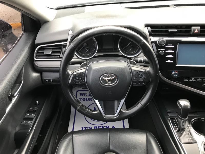 Toyota Camry SE 2019