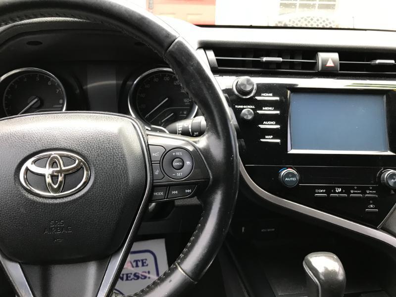 Toyota Camry SE 2019