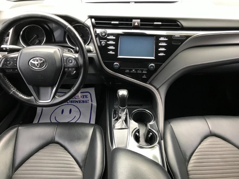 Toyota Camry SE 2019