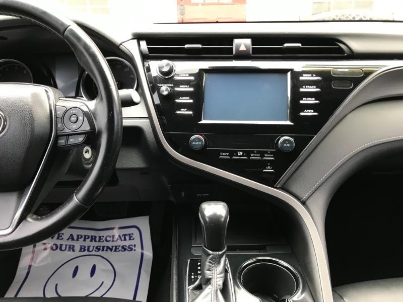 Toyota Camry SE 2019